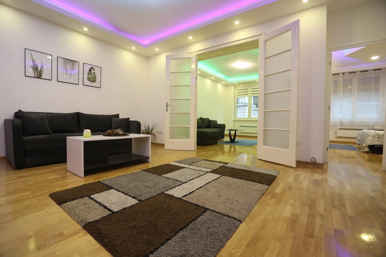 De Luxe Republic Square Apartment Of 100Sqm Белград Екстериор снимка